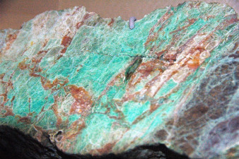 1280px Garnierite nickel ore Riddle Oregon USA 1 49191199521